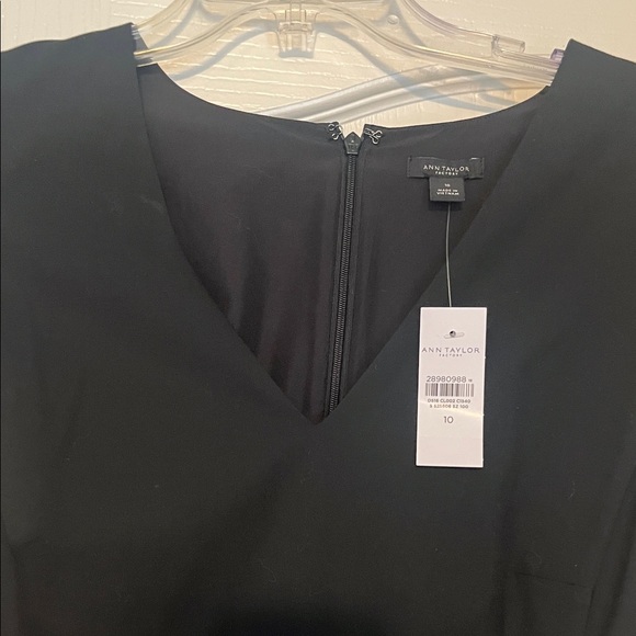 Elegant Black Cap Sleeve Ann Taylor Dress - Picture 4 of 8